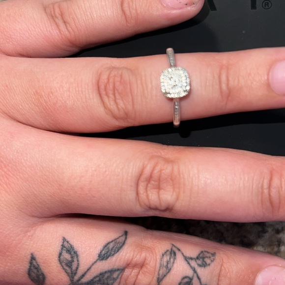 COPY - Kay Jewelers Promise ring - Picture 3 of 5